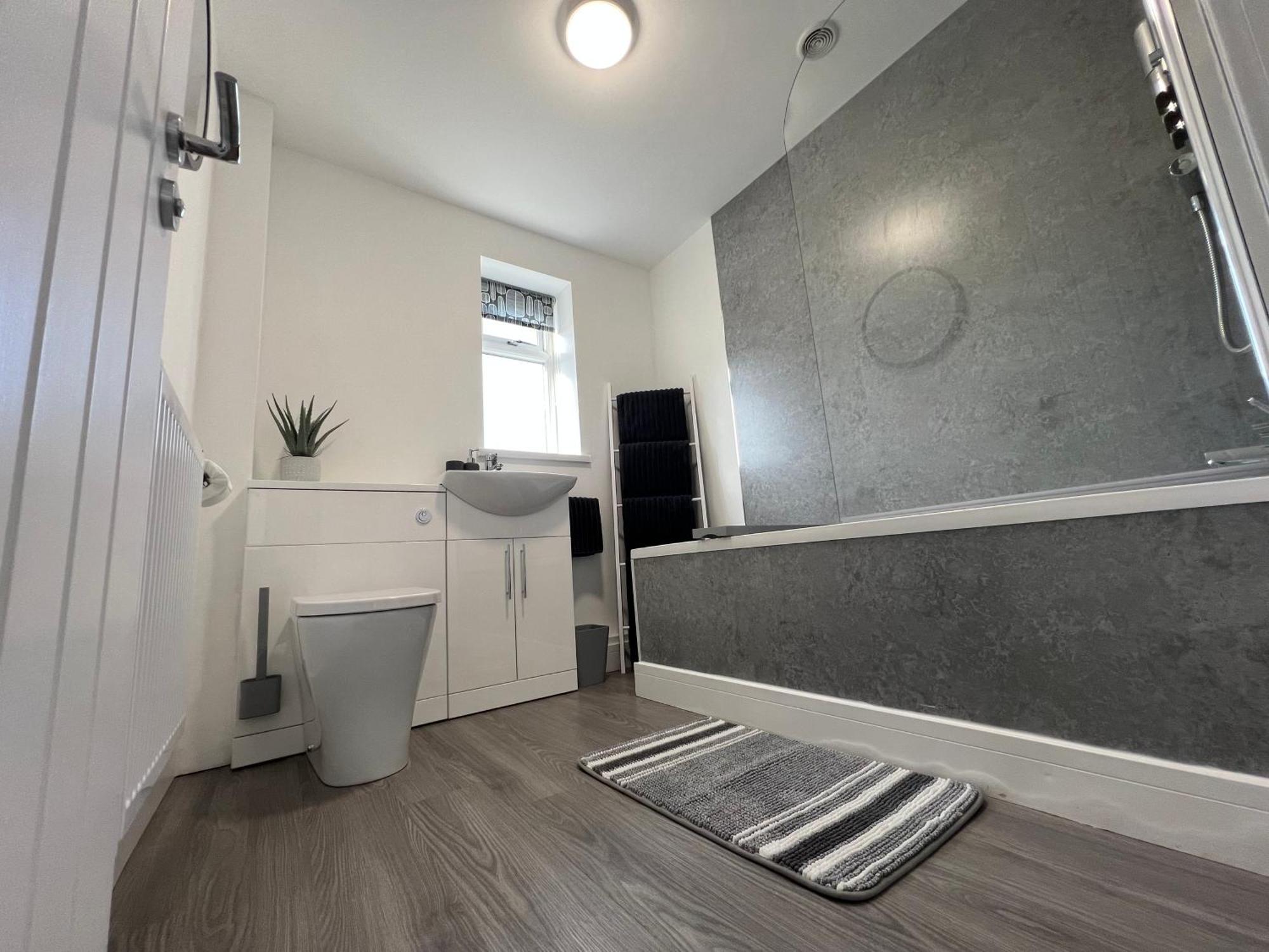 Modern, Two Double Bedroom House With Free Parking Chepstow Zewnętrze zdjęcie