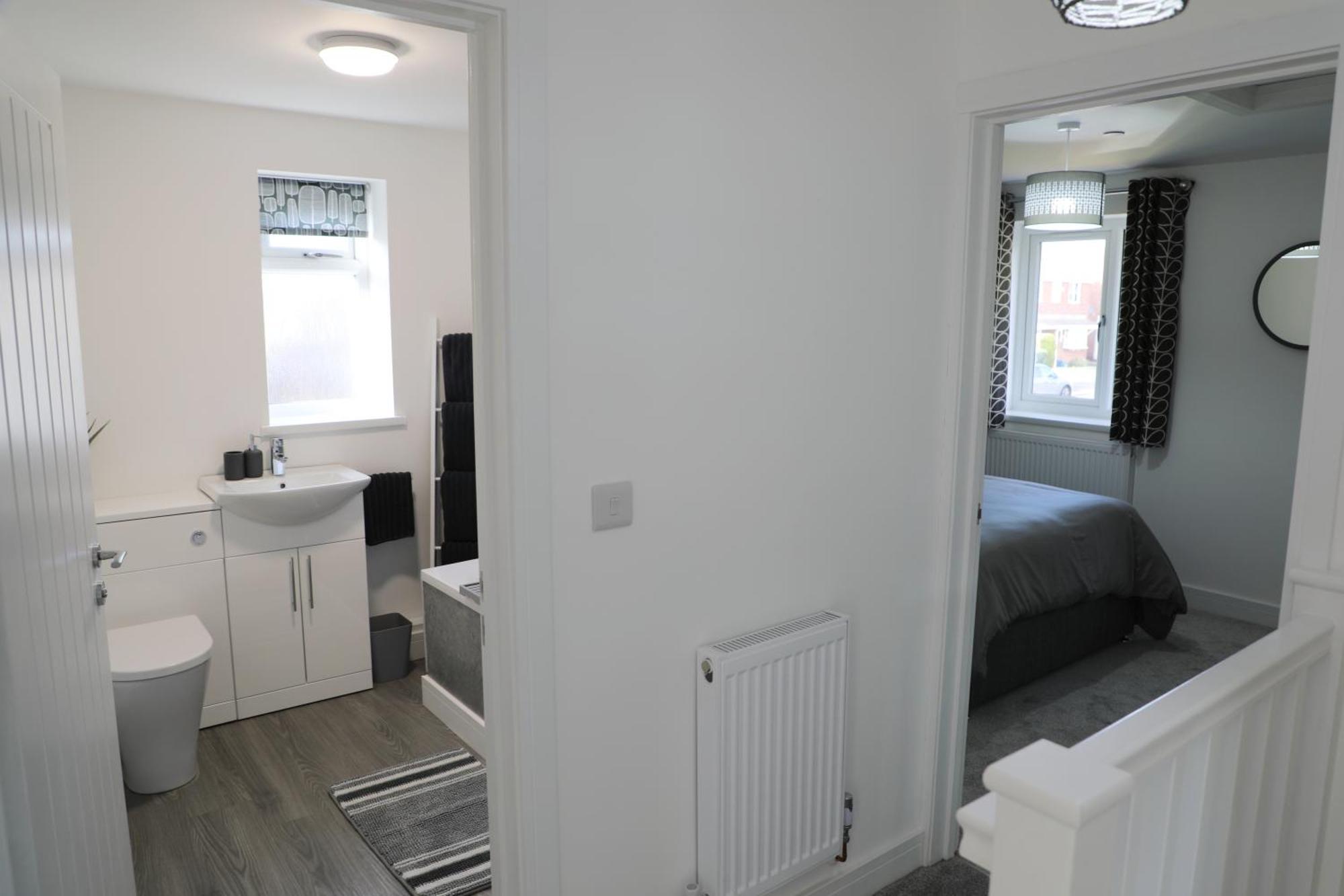 Modern, Two Double Bedroom House With Free Parking Chepstow Zewnętrze zdjęcie